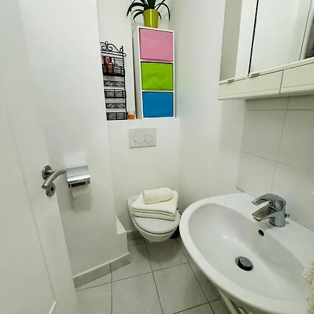 Bel Proche Tour Eiffel Parigi